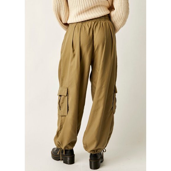 🎉LAST CHANCE🎉 FREE PEOPLE Palash Solid Cargo Pants / Dried Herb - Picture 4 of 6